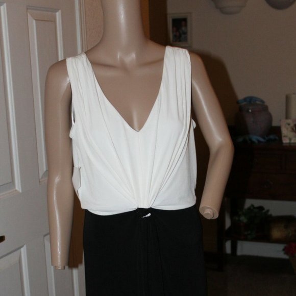 SANGRIA BLACK & IVORY VNECK FORMAL GOWN 10 NWT - Picture 3 of 8